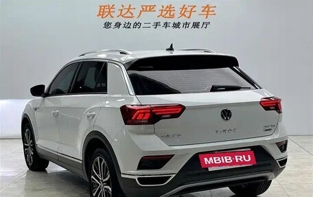 Volkswagen T-Roc I, 2022 год, 1 490 334 рублей, 5 фотография
