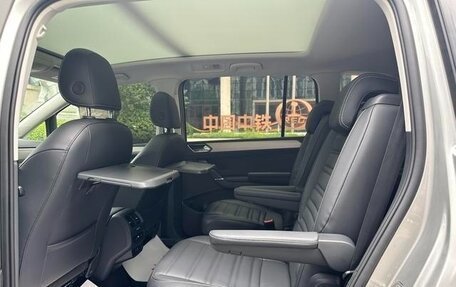 Volkswagen Touran III, 2021 год, 1 580 199 рублей, 7 фотография