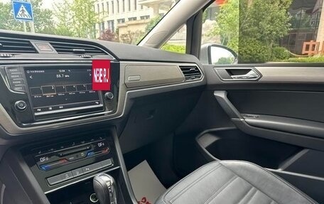 Volkswagen Touran III, 2021 год, 1 580 199 рублей, 9 фотография