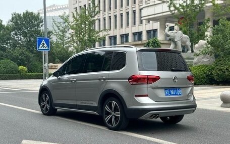 Volkswagen Touran III, 2021 год, 1 580 199 рублей, 20 фотография