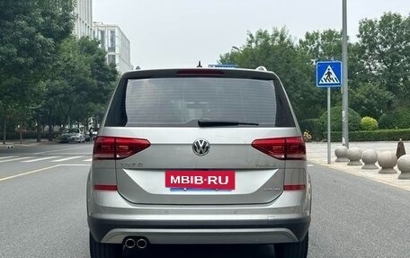 Volkswagen Touran III, 2021 год, 1 580 199 рублей, 18 фотография