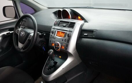 Toyota Verso I, 2011 год, 1 100 000 рублей, 10 фотография
