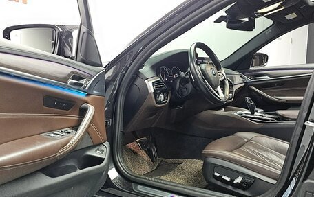 BMW 5 серия, 2018 год, 2 700 000 рублей, 17 фотография
