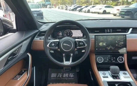 Jaguar F-Pace, 2022 год, 3 050 000 рублей, 6 фотография