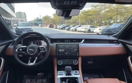 Jaguar F-Pace, 2022 год, 3 050 000 рублей, 14 фотография