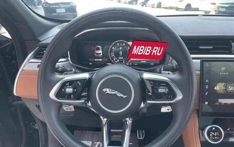 Jaguar F-Pace, 2022 год, 3 050 000 рублей, 16 фотография