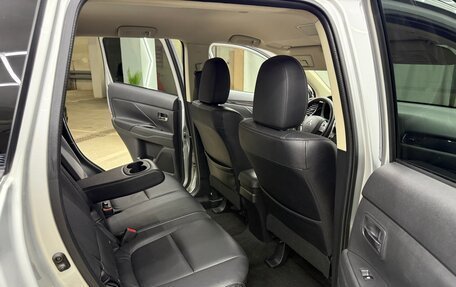 Mitsubishi Outlander III рестайлинг 3, 2017 год, 2 400 000 рублей, 27 фотография