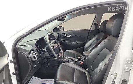 Hyundai Kona I, 2022 год, 1 700 000 рублей, 9 фотография