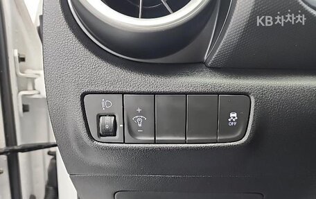 Hyundai Kona I, 2022 год, 1 700 000 рублей, 15 фотография