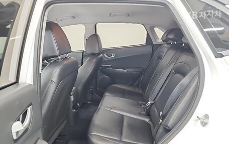 Hyundai Kona I, 2022 год, 1 700 000 рублей, 10 фотография