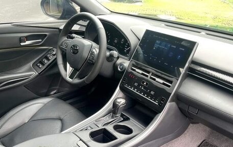 Toyota Avalon, 2022 год, 2 070 000 рублей, 10 фотография