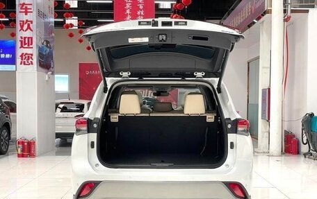 Toyota Highlander, 2022 год, 3 125 000 рублей, 6 фотография