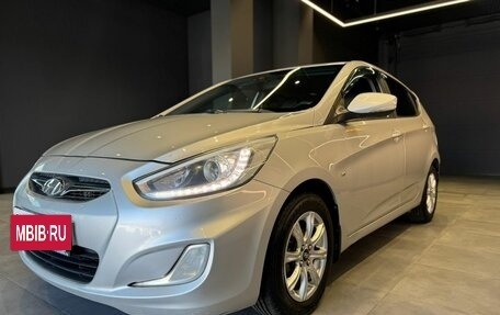 Hyundai Solaris II рестайлинг, 2013 год, 870 000 рублей, 2 фотография