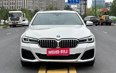 BMW 5 серия, 2021 год, 3 200 000 рублей, 2 фотография