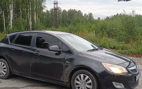 Opel Astra J, 2011 год, 590 000 рублей, 2 фотография