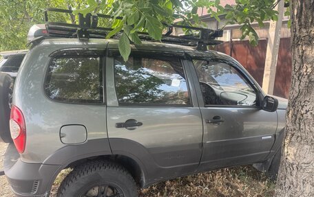 Chevrolet Niva I рестайлинг, 2010 год, 650 000 рублей, 2 фотография