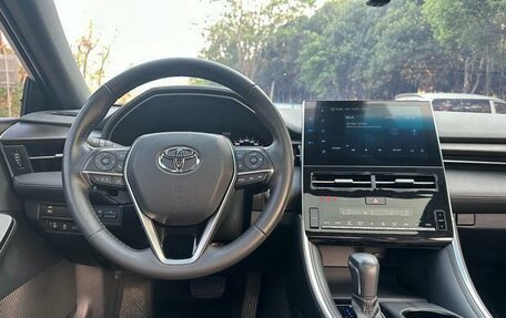 Toyota Avalon, 2022 год, 2 205 000 рублей, 20 фотография