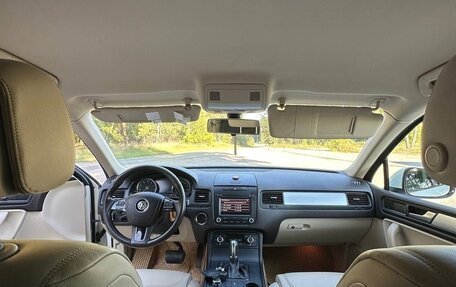 Volkswagen Touareg III, 2011 год, 2 100 000 рублей, 6 фотография