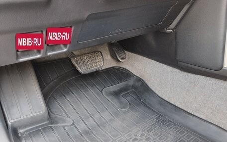 Toyota Land Cruiser Prado 150 рестайлинг 2, 2013 год, 3 650 000 рублей, 11 фотография