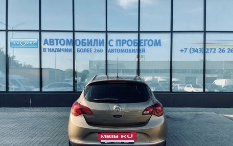 Opel Astra J, 2014 год, 865 000 рублей, 4 фотография