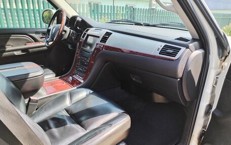 Cadillac Escalade III, 2007 год, 1 320 000 рублей, 14 фотография