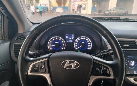 Hyundai Solaris II рестайлинг, 2014 год, 950 000 рублей, 15 фотография