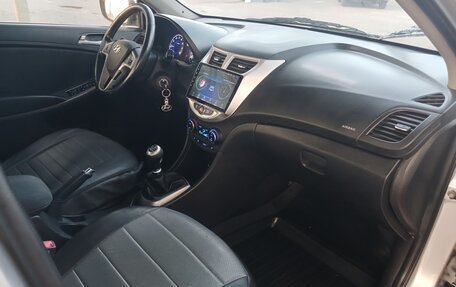 Hyundai Solaris II рестайлинг, 2014 год, 950 000 рублей, 18 фотография