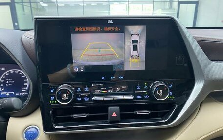 Toyota Highlander, 2022 год, 3 090 000 рублей, 17 фотография