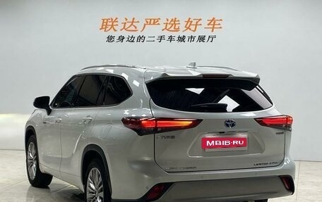 Toyota Highlander, 2022 год, 3 090 000 рублей, 6 фотография
