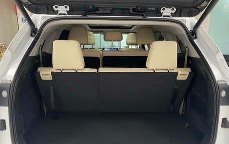 Toyota Highlander, 2022 год, 3 090 000 рублей, 22 фотография