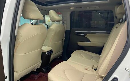 Toyota Highlander, 2022 год, 3 090 000 рублей, 20 фотография