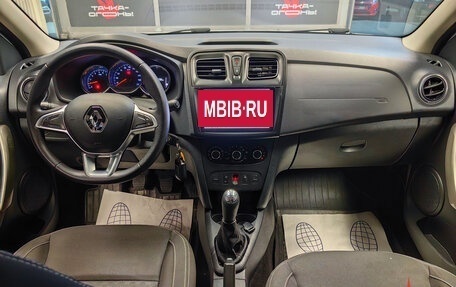 Renault Logan II, 2018 год, 900 000 рублей, 9 фотография