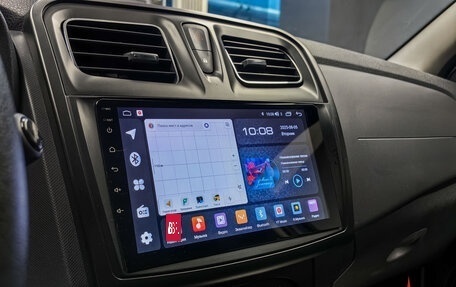 Renault Logan II, 2018 год, 900 000 рублей, 15 фотография