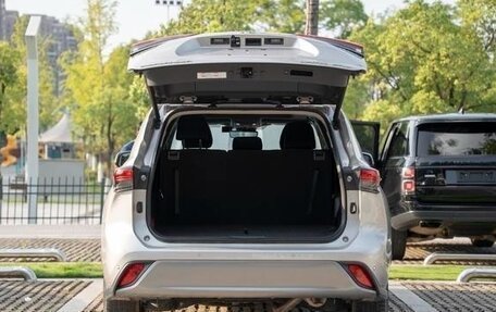 Toyota Highlander, 2022 год, 3 120 000 рублей, 7 фотография