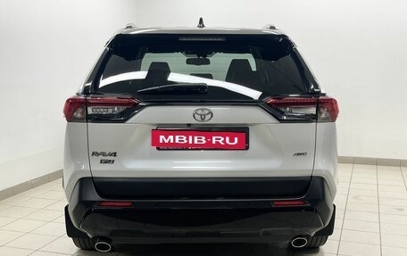 Toyota RAV4, 2022 год, 3 899 000 рублей, 5 фотография