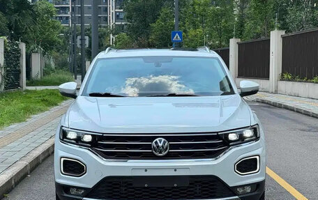 Volkswagen T-Roc I, 2022 год, 1 560 070 рублей, 2 фотография