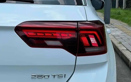 Volkswagen T-Roc I, 2022 год, 1 560 070 рублей, 9 фотография