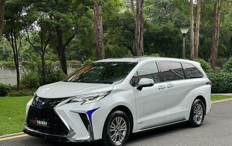 Toyota Sienna, 2021 год, 3 519 500 рублей, 1 фотография