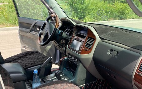 Mitsubishi Pajero III рестайлинг, 2005 год, 1 300 000 рублей, 5 фотография