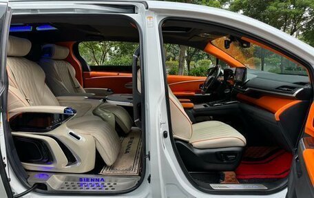 Toyota Sienna, 2021 год, 3 519 500 рублей, 17 фотография