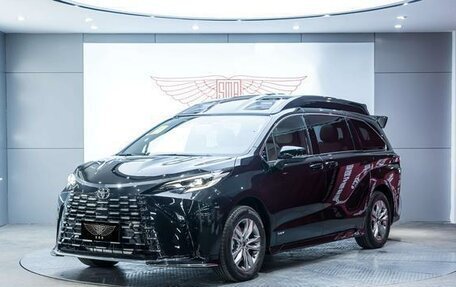 Toyota Sienna, 2024 год, 5 600 000 рублей, 1 фотография