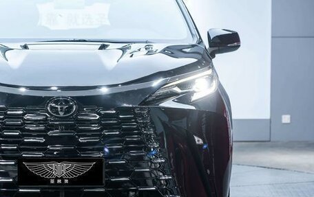 Toyota Sienna, 2024 год, 5 600 000 рублей, 3 фотография