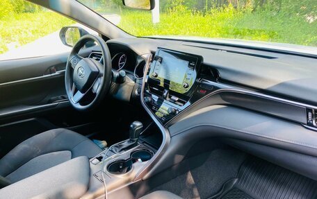Toyota Camry, 2021 год, 2 399 900 рублей, 10 фотография