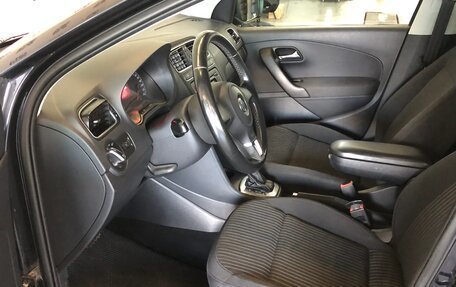 Volkswagen Polo VI (EU Market), 2012 год, 900 000 рублей, 13 фотография