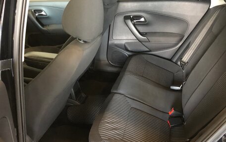 Volkswagen Polo VI (EU Market), 2012 год, 900 000 рублей, 14 фотография
