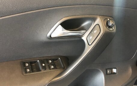 Volkswagen Polo VI (EU Market), 2012 год, 900 000 рублей, 17 фотография