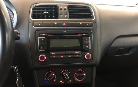 Volkswagen Polo VI (EU Market), 2012 год, 900 000 рублей, 22 фотография