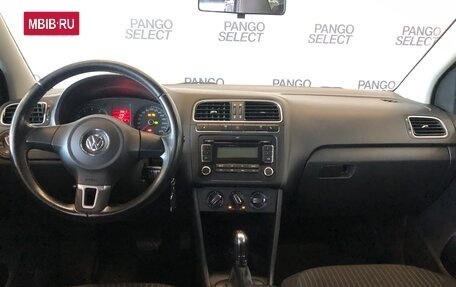 Volkswagen Polo VI (EU Market), 2012 год, 900 000 рублей, 20 фотография
