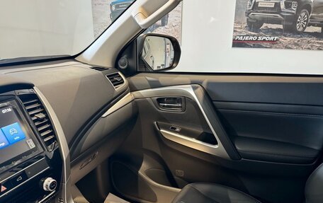 Mitsubishi Pajero Sport III рестайлинг, 2023 год, 5 849 000 рублей, 12 фотография