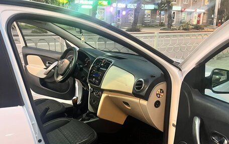 Renault Logan II, 2016 год, 720 000 рублей, 13 фотография
